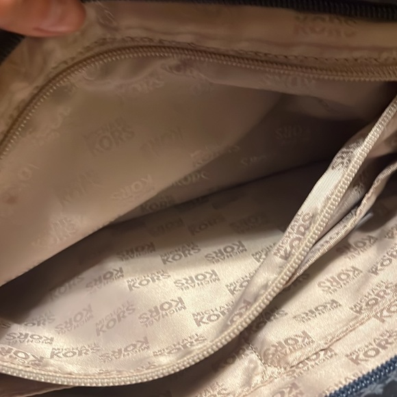 Michael Kors Handbag- authentic - Picture 5 of 9